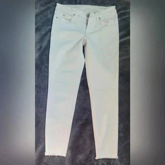 Vince Camuto Denim - Vince Camuto ultra white Frayed Hem Skinny Leg Mid Rise Ankle Jeans size 27